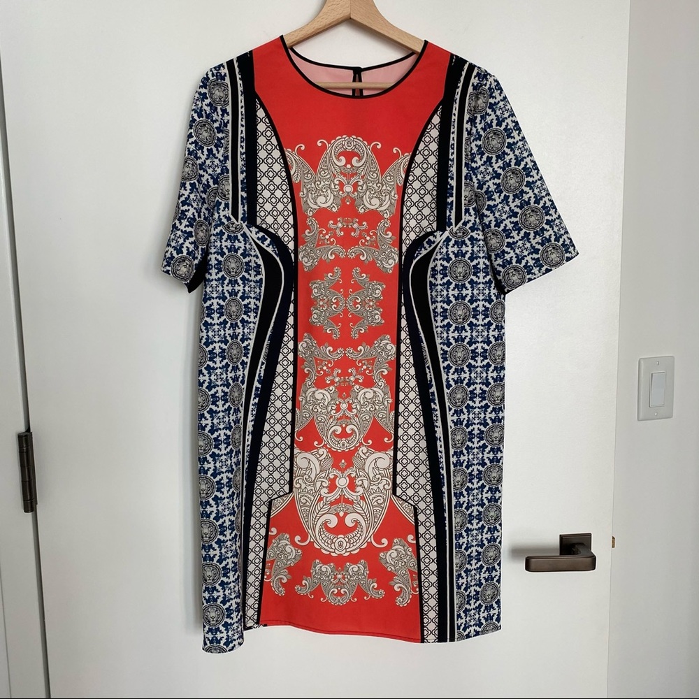 Short sleeve mini dress